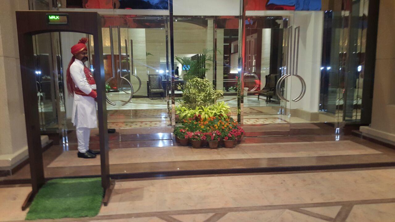 Golden Galaxy Hotels & Resorts Faridabad Ngoại thất bức ảnh